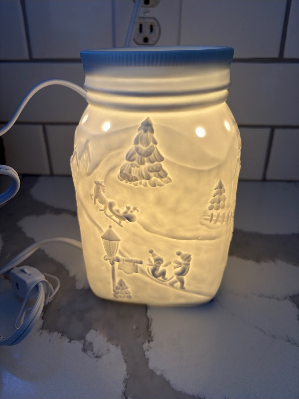 Scentsy ‘Let It Snow’ White Ceramic Snowman Christmas Mason Jar Warmer w/ Box - Picture 5 of 13